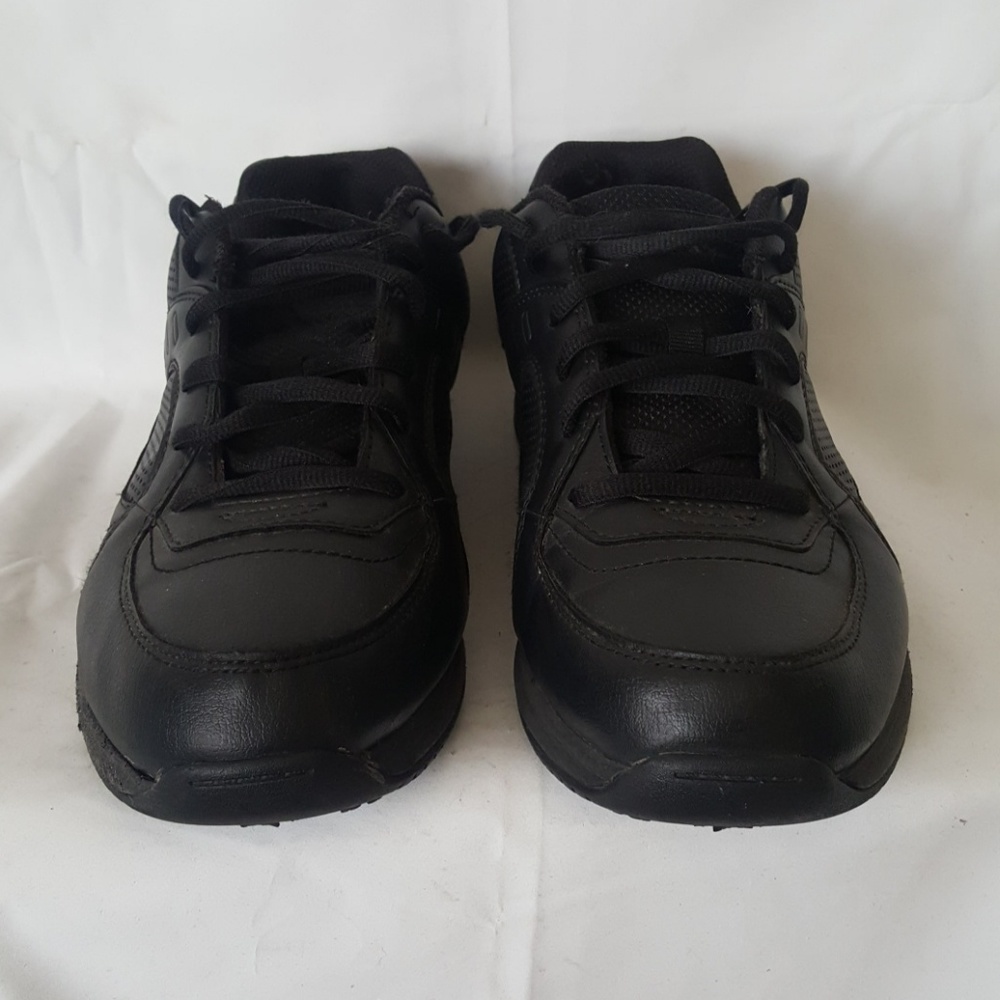 SafeTstep black shoes